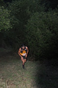 El corredor gallego, vencedor de la prueba, en plena ascensión / Foto de Beatriz Álvarez