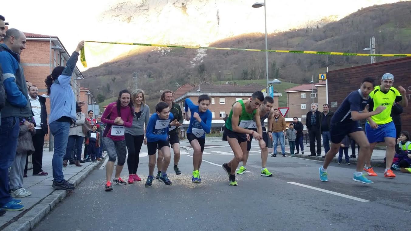 Iker Aragón e Isabel Viejo ganan la San Silvestre de Teverga