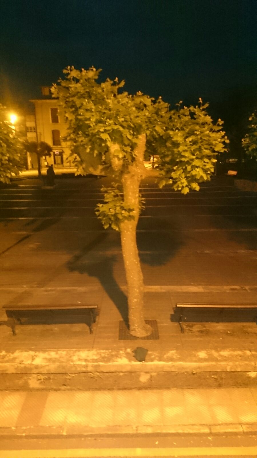 Vecinos de Trubia piden más iluminación en la plazoleta