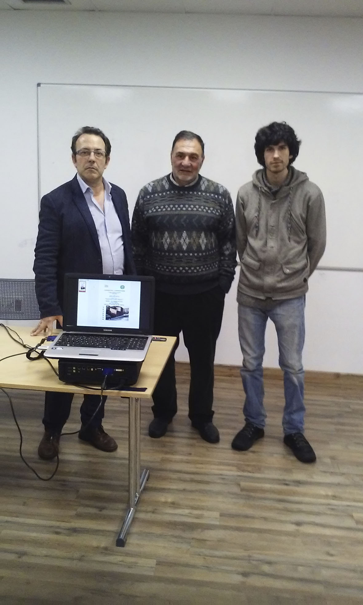 Debate en Teverga sobre el cooperativismo