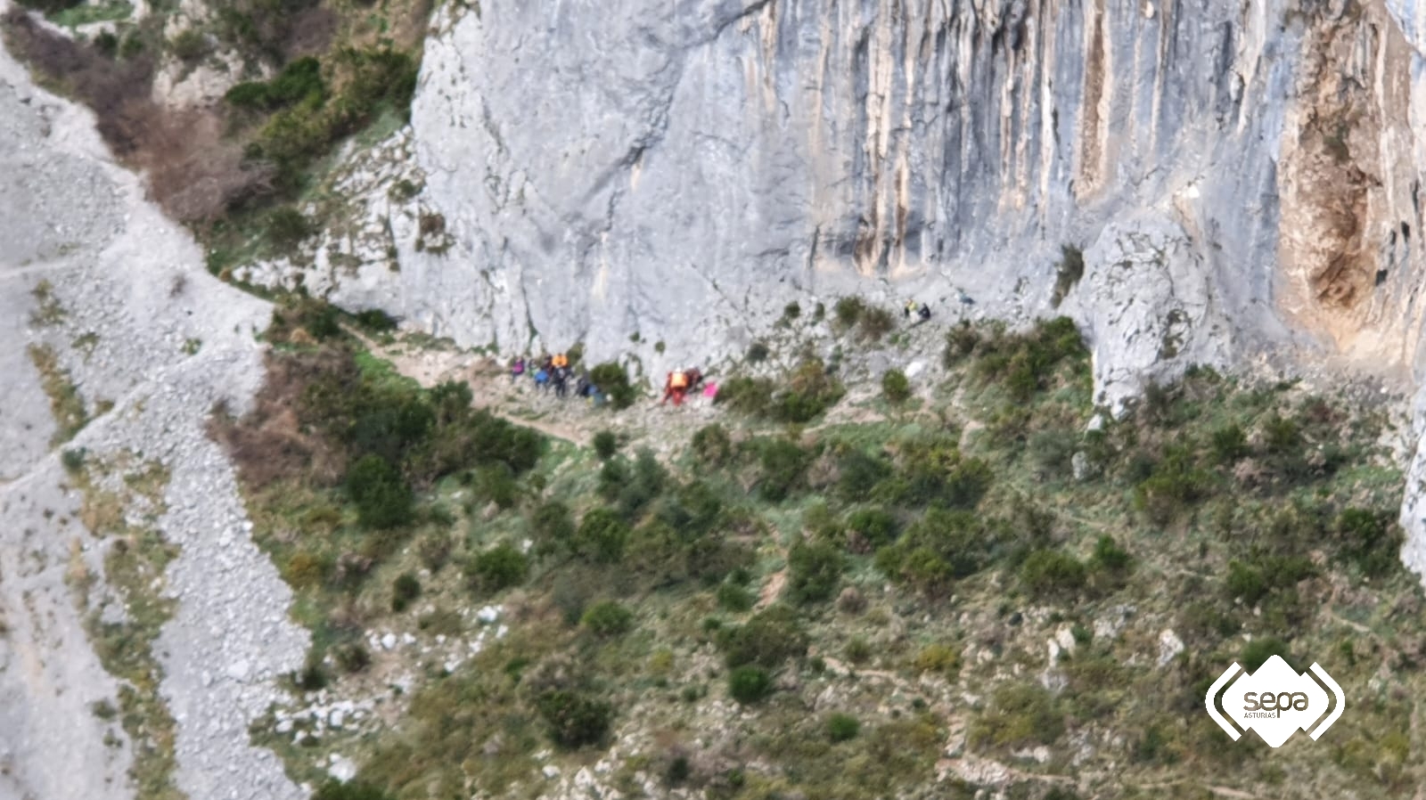 Una montañera evacuada en Teverga tras romperse el tobillo cuando hacía escalada