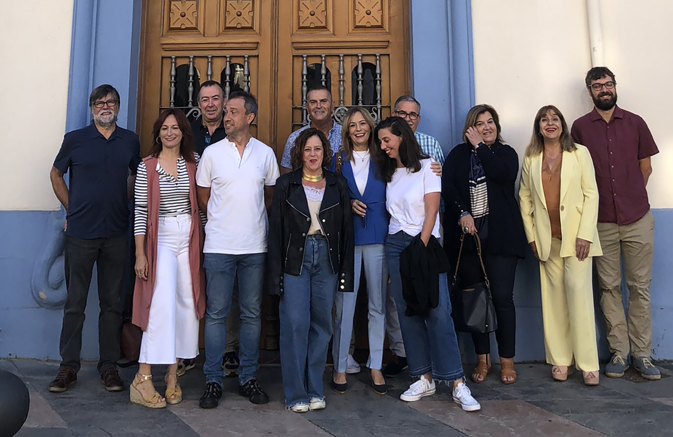 Los alcaldes y alcaldesas de IU de Asturias pasean por las calles de Grado