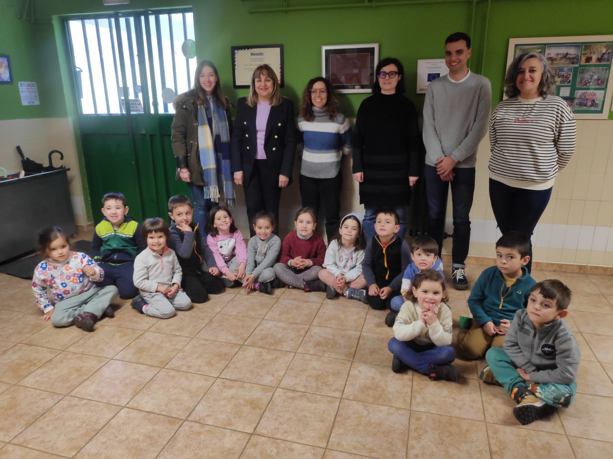 La Universidad de Oviedo reconoce al colegio de Teverga como ‘embajador’ del Proyecto OECE