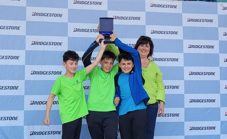 La Fundación Asturiana de la Energía apoya a los pequeños de Las Regueras que construyeron su coche eléctrico