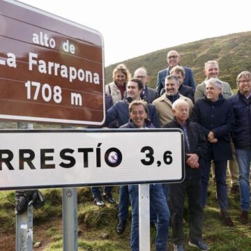 Castilla y León inaugura la carretera a La Farrapona, que une Babia con Somiedo