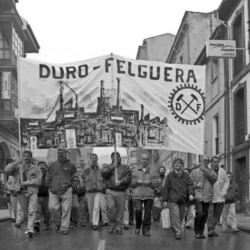 duro-1068x705 Alejandro Álvarez presenta en Grau «No era imposible», sobre el conflicto laboral en Duro Felguera