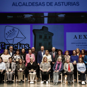 Asturias homenajea a sus 40 alcaldesas de la democracia