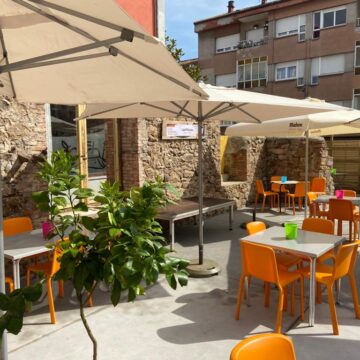 Café Arcoiris con la Asociación Xega en Grau