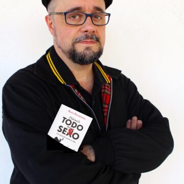 Rafa Balbuena presenta esta tarde en Grau su libro «Pídemelo todo menos seso»