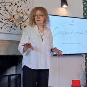 Captura de pantalla 2025-10-17 a las 11.02.58 La escritora Nieves Torres visita el Club de Lectura de Proaza