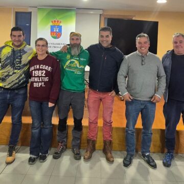 Miembros del Ayuntamiento de Proaza-Organizadores Asociacion Lobo Race-Vecinos colaboradores Proaza amplía el ‘Oso Trail’ tras completar los 300 dorsales previstos