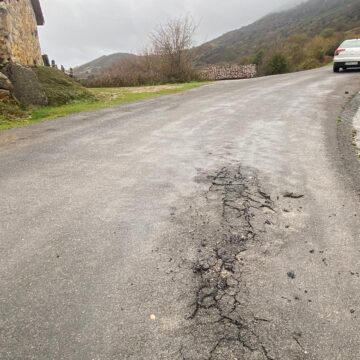 carretera marabio tras obra 2 Ay Tamos denuncia baches y grietas en la carretera de Marabio recién acabadas las obras