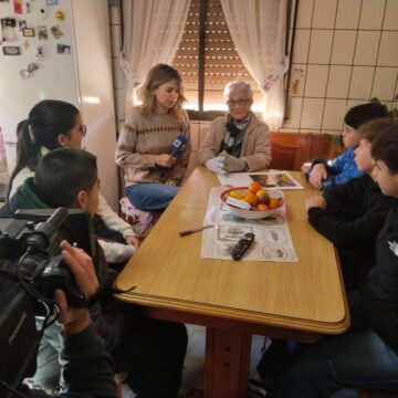 cesar-rodriguez-micaela-2 El IES César Rodríguez de Grau, premio nacional por su proyecto ‘Arraigados’