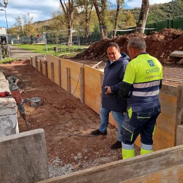 rampa el vasco El Ayuntamiento construye una rampa para facilitar el paso a la calle del Vasco, en Trubia