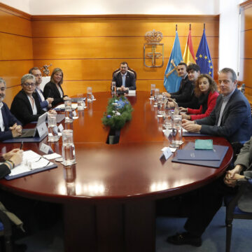 2025_12_01 presidente consejo gobierno 3 El Gobierno asturiano impulsa un presupuesto de 6.993 millones, con énfasis en la educación, la vivienda y la lucha contra los incendios