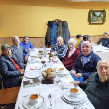 Comida de hermandad de la generación más longeva de los aprendices de Trubia
