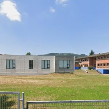 Grau suspende de empleo y sueldo a una profesora de la escuela infantil por «perder el control» con un alumno