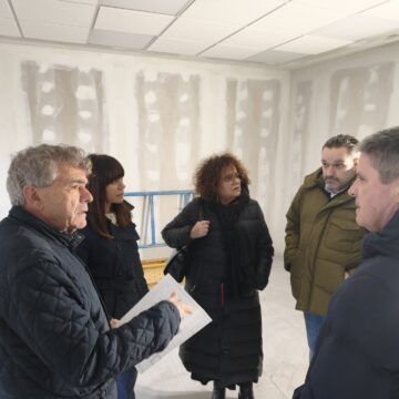 2025_01_26 Consejera Derechos Sociales Somiedo 2 Las obras del centro de día de Pola de Somiedo, en la recta final