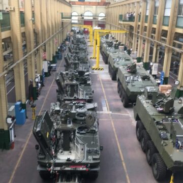 Los trabajadores de la Fábrica de Armas ven «incomprensible» que Defensa les excluya de sus inversiones