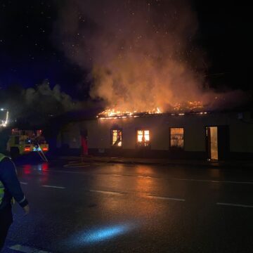 Un incendio arrasa una vivienda en Grau