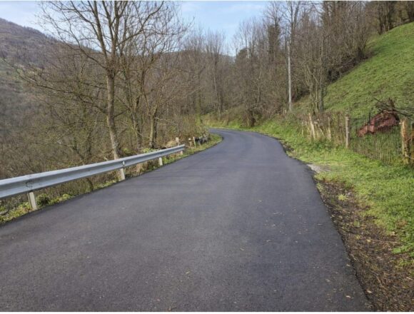 Teverga completa actuaciones de mejora del asfaltado en las carreteras de El Cebrano y Vigidel