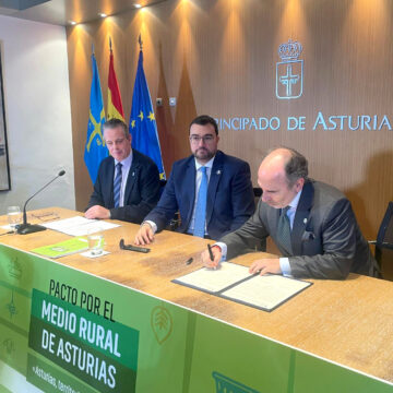 Asturias firma el Pacto por el Medio Rural, con 120 medidas para impulsar el campo asturiano