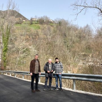 2026_03_04 visita obras Infiesta Teverga 1 Culminan las obras de mejora del acceso a Infiesta, en Teverga