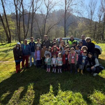 alevines salaas Suelta de alevines de trucha entre el Narcea y el Nonaya en Salas