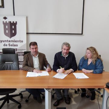 firma salas amiga de la infancia Salas renueva con UNICEF como Ciudad Amiga de la Infancia