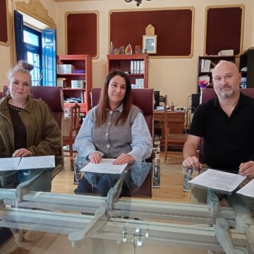 gatera grau Grau firma con el César Rodríguez y GraoAnimals un acuerdo para crear una gatera en el instituto