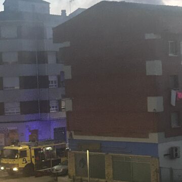 Alarma en Grado por un incendio en un tercer piso en la calle El Bolado