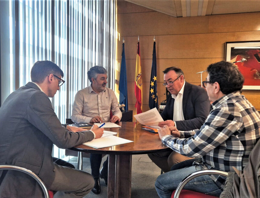 trabanco alejandro calvo Trabanco cierra con el Principado obras en carreteras por más de 5 millones de euros