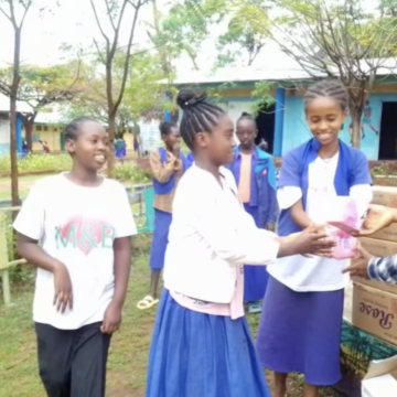 La asociación “Soñando muñec@s” presenta en Grullos sus proyectos en Etiopía