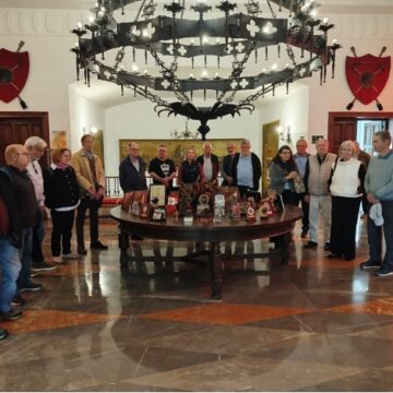 La asociación El Volcán visitó a la Delegación de Defensa