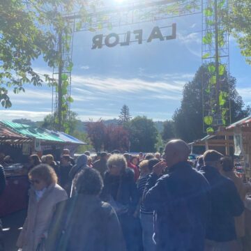 La Primera Flor de Grado llenó la villa y coronó a Finca Ribeiro como mejor faba de Asturias