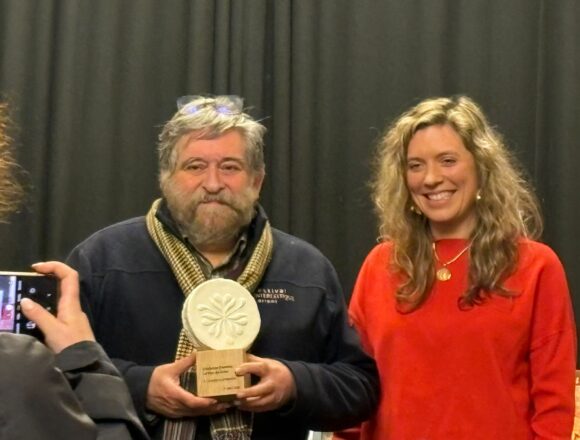 WhatsApp Image 2026-04-13 at 10.19.46 Lisardo Lombardía, premio ‘La Flor de Grau’ por «ser culpable del reconocimiento que vive el folclore asturiano»