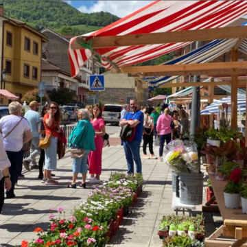 Teverga celebra el Mercado de las Flores el próximo domingo