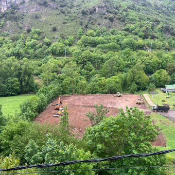 En marcha las obras del aparcamiento turístico de Pola de Somiedo