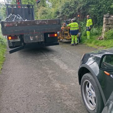Comienza la instalación de quitamiedos en la carretera de Perlín, en Trubia