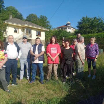 La juez aplaza diez días el desahucio de una víctima de violencia de género de 88 años de Grado
