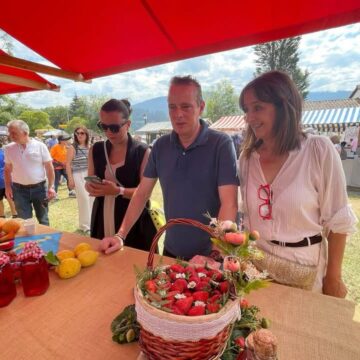 Menos fresas pero de gran calidad en el festival de Candamo
