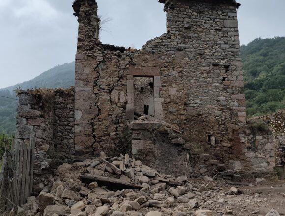 torre de Tuñón Se derrumba la torre medieval de Tuñón, en Santo Adriano