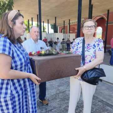 2026_07_04 consejero ordenacion grado 9 Asturias entierra con dignidad en el cementerio de Grau a 61 represaliados del franquismo de la fosa del Rellán