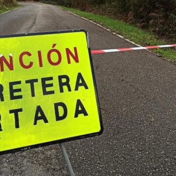 Prohibición de estacionamiento y circulación en Bustiello, en Castañeo (Grau)
