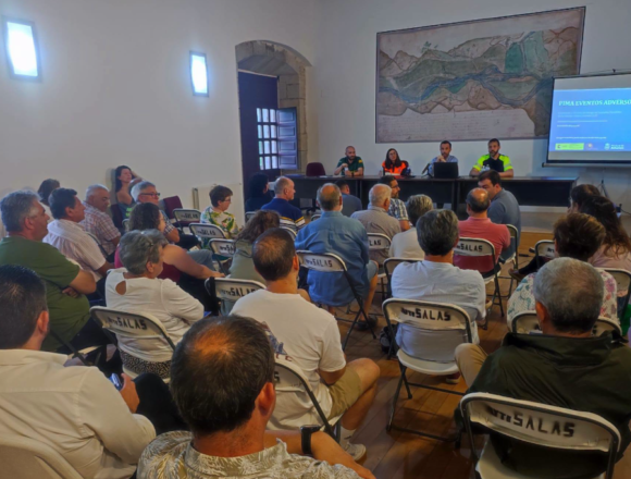 Cangas y Salas aprenden a defenderse del fuego