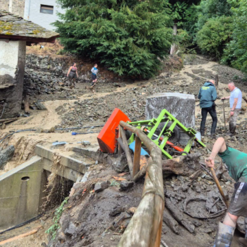 Desastre en Llamera, en Cangas, por una riada a consecuencia de las fuertes tormentas de ayer