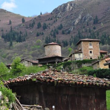 Últimos días para inscribirse en la I Ruta a caballo de la Torre de Proaza a la Torre de Bandujo