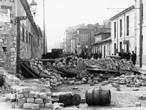 barricada octubre 1934 Fake news en la Revolución del 34