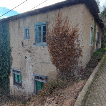 Cangas subasta siete antiguas escuelas rurales para darles una nueva vida