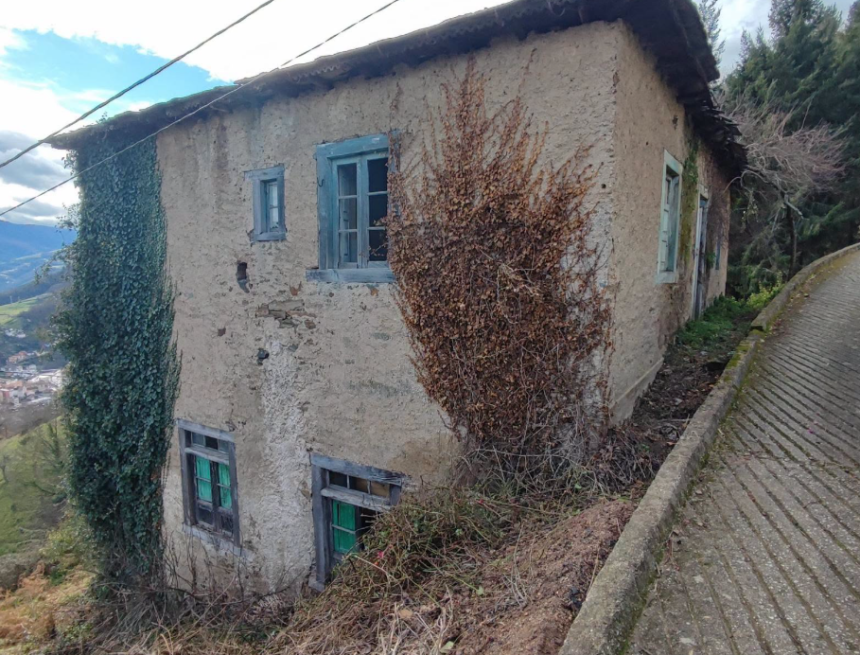 image Cangas subasta siete antiguas escuelas rurales para darles una nueva vida
